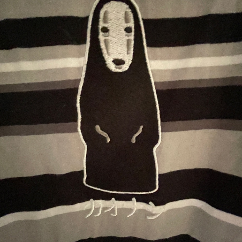 Unisex Studio Ghibli “No Face” embroidered patch shirt - Picture 4 of 5